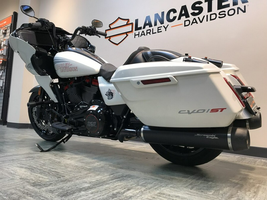 2024 Harley-Davidson CVO™ Road Glide® ST Golden White Pearl FLTRXSTSE