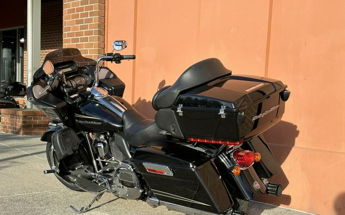 Harley-Davidson® Road Glide® Ultra Vivid Black