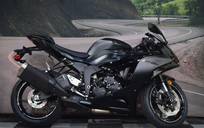 2024 Kawasaki Ninja ZX-6R Review [13 Fast Facts From the Track]