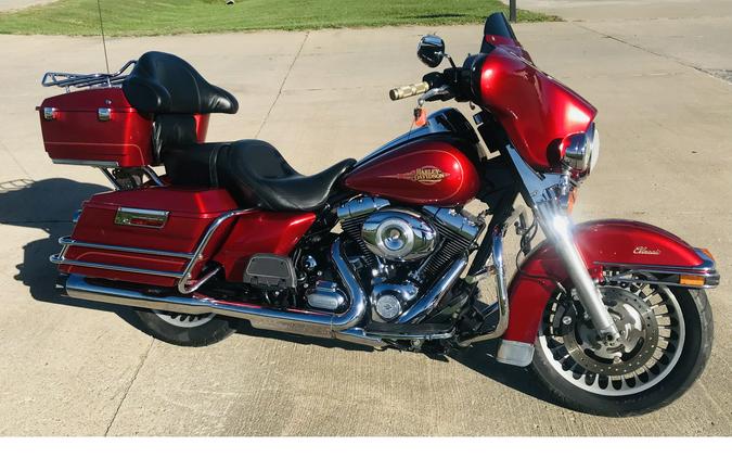2012 Harley-Davidson® FLHTC CLASSIC