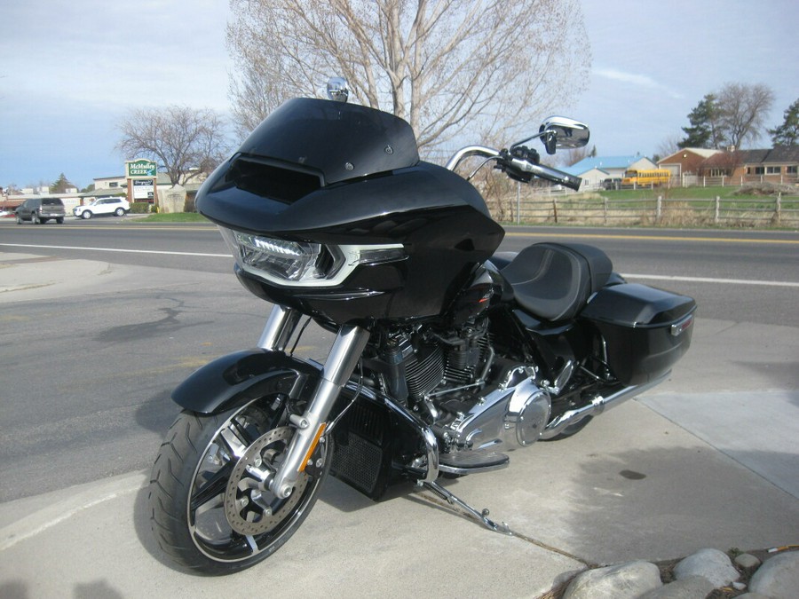 2024 Harley-Davidson Road Glide® Vivid Black