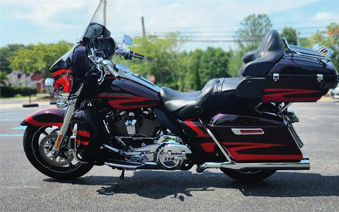 2017 Harley-Davidson CVO Limited