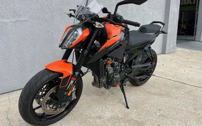 2022 KTM 890 Duke