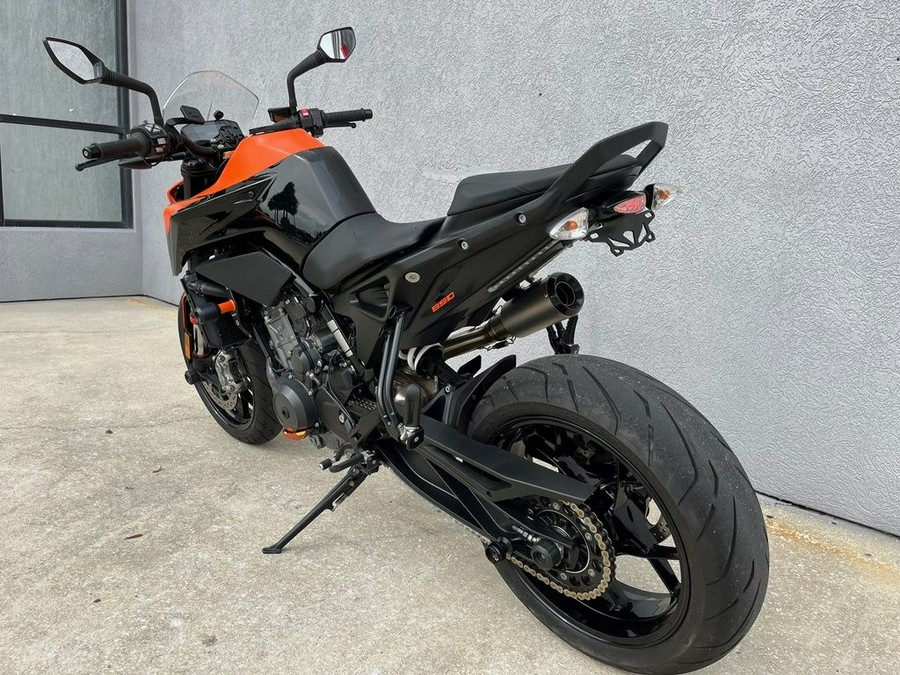 2022 KTM 890 Duke