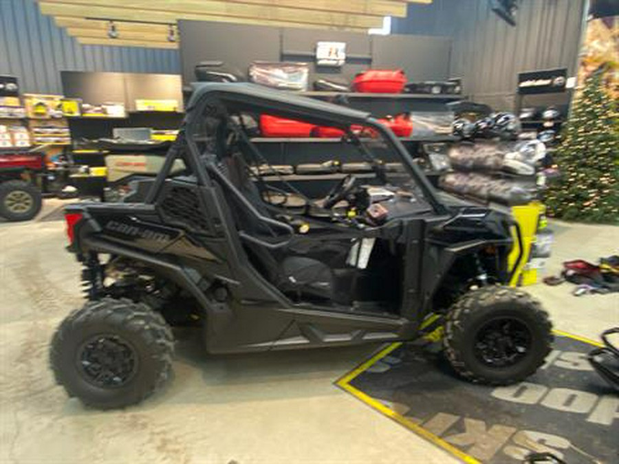 2023 Can-Am Maverick Trail DPS 700