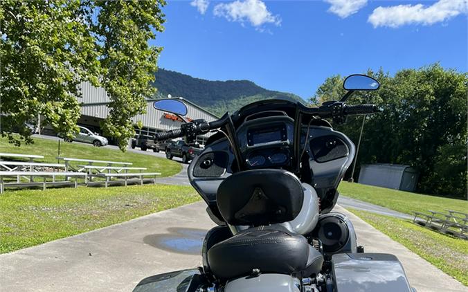 2018 Harley-Davidson CVO Road Glide w/ Tourpak