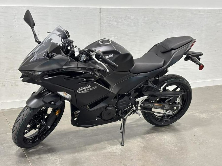 2026 Kawasaki Ninja® 500
