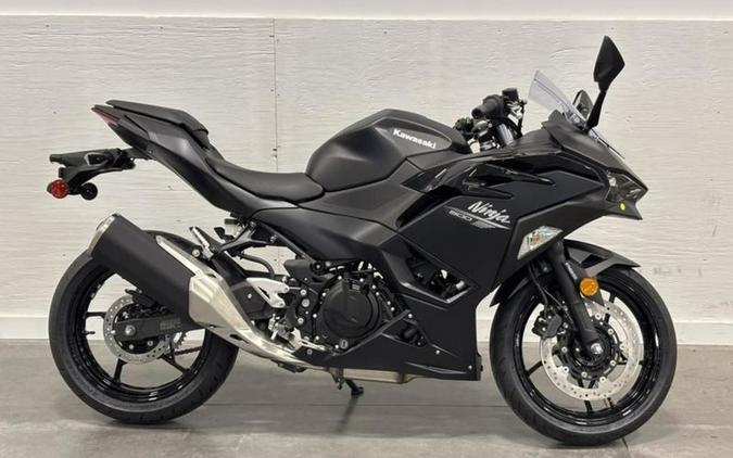 2026 Kawasaki Ninja® 500 SE ABS
