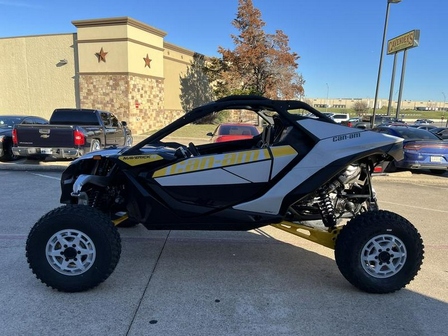 2024 Can-Am® Maverick R 999T DCT