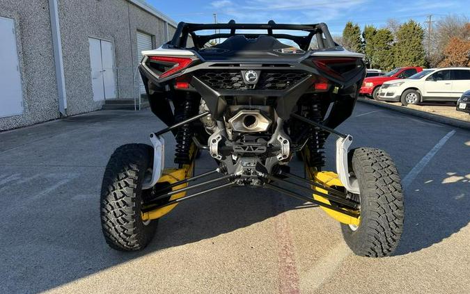 2024 Can-Am® Maverick R 999T DCT