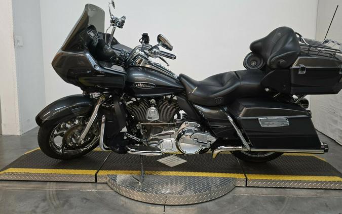 2011 Harley-Davidson CVO Road Glide Ultra SILVER/BLACK