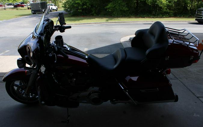 2023 Harley-Davidson® Ultra Limited Heirloom Red Fade