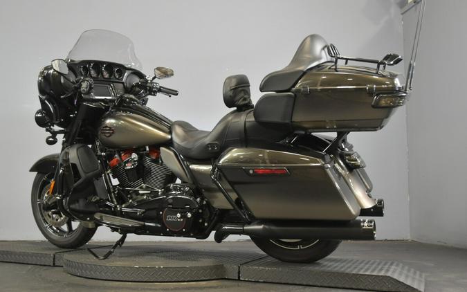 2018 Harley-Davidson CVO Limited Black Earth Fade