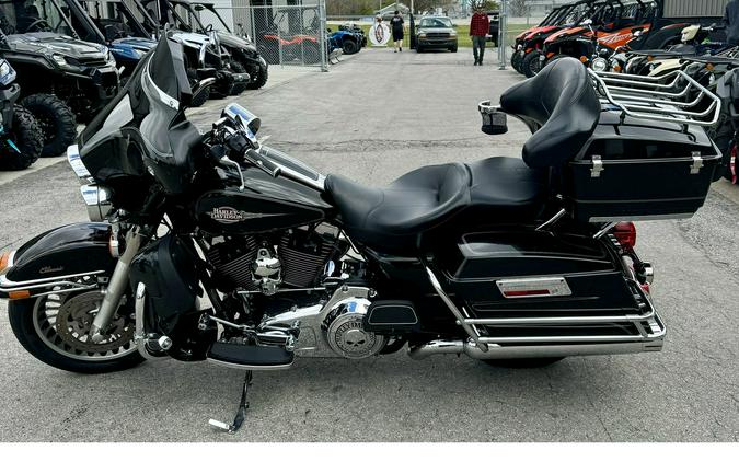 2011 Harley-Davidson® FLHTC - Electra Glide Classic