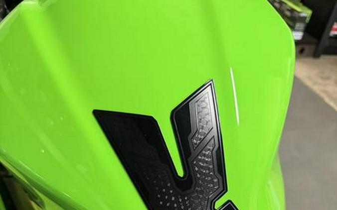 2025 Kawasaki Ninja® 500 KRT Edition SE ABS