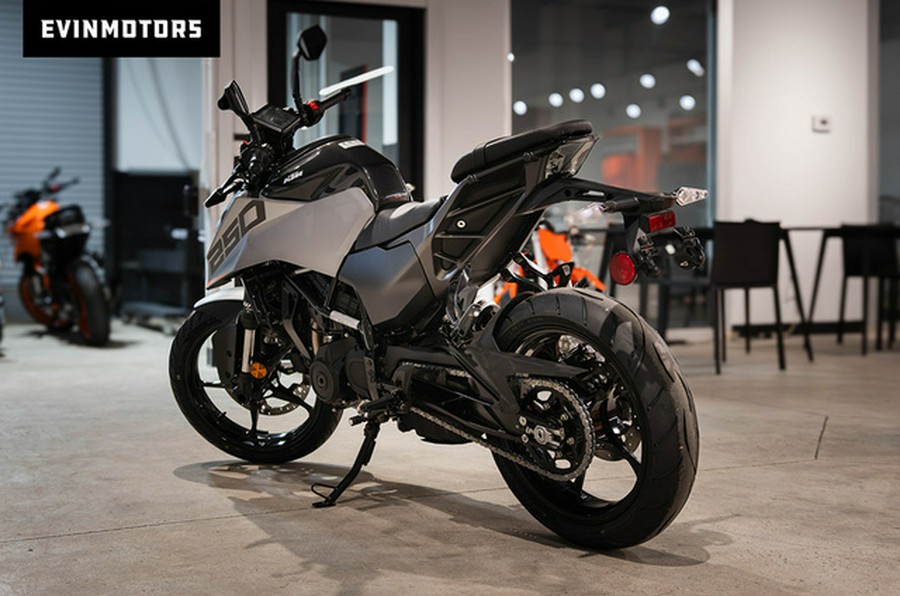 2026 KTM Duke 250