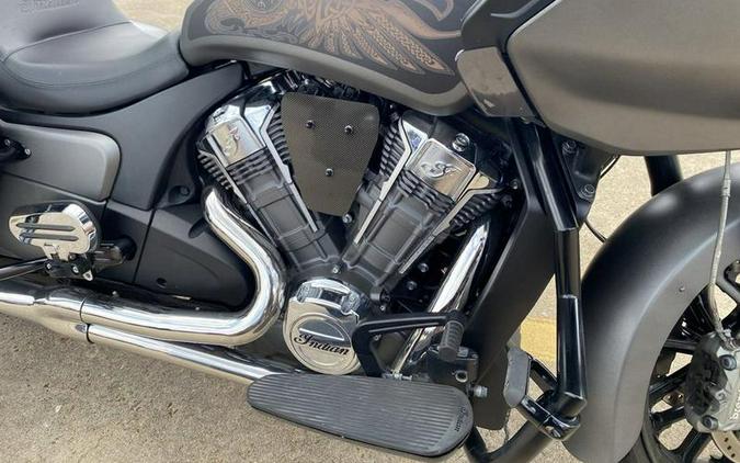 2021 Indian Motorcycle® Challenger® Titanium Smoke