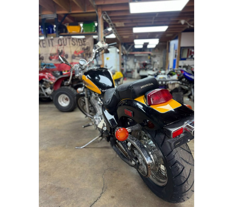 1997 HONDA VT600CD