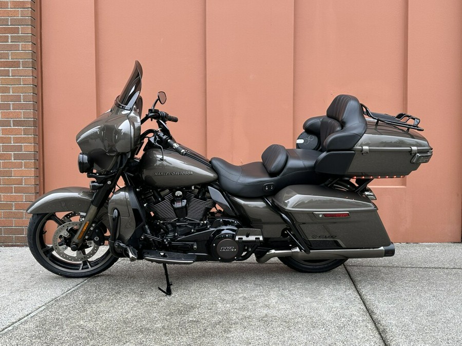 Harley-Davidson® CVO™ Limited Bronze Armor