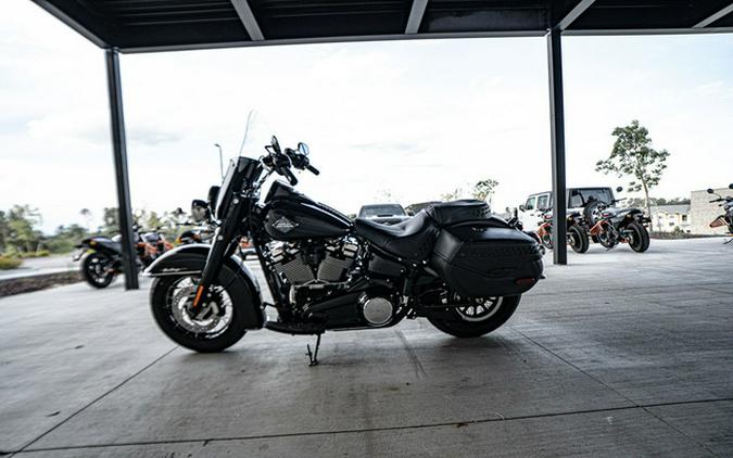 2026 Harley-Davidson Softail FLHC - Heritage Classic