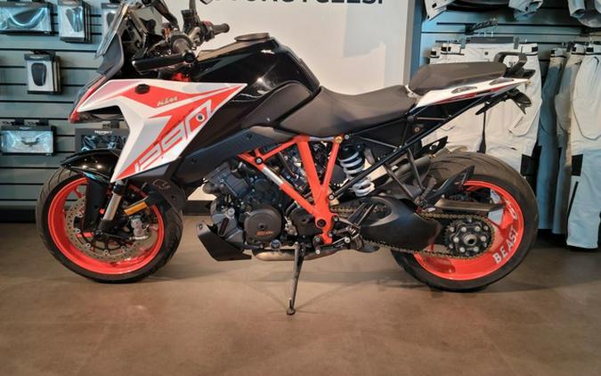 2019 KTM 1290 Super Duke GT