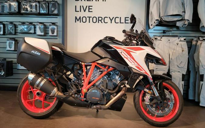 2019 KTM 1290 Super Duke GT: MD Ride Review (Bike Reports) (News)