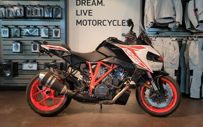 2019 KTM 1290 Super Duke GT