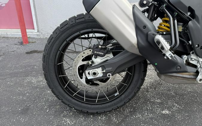 2027 Ducati DesertX V2 Matte Star White Silk - 001984