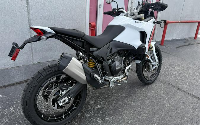 2027 Ducati DesertX V2 Matte Star White Silk - 001984