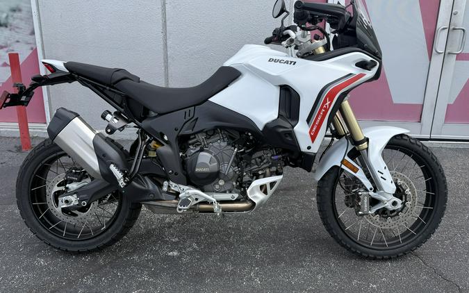 2027 Ducati DesertX V2 Matte Star White Silk - 001984