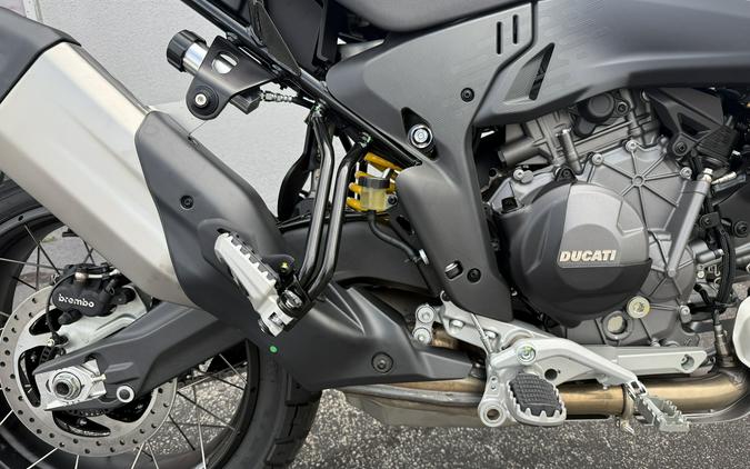 2027 Ducati DesertX V2 Matte Star White Silk - 001984