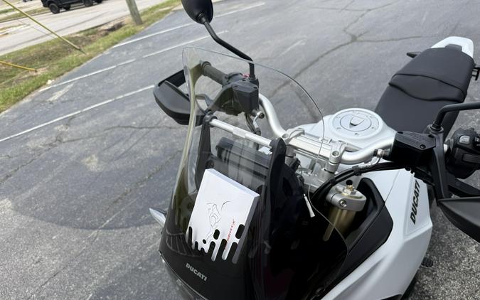 2027 Ducati DesertX V2 Matte Star White Silk - 001984