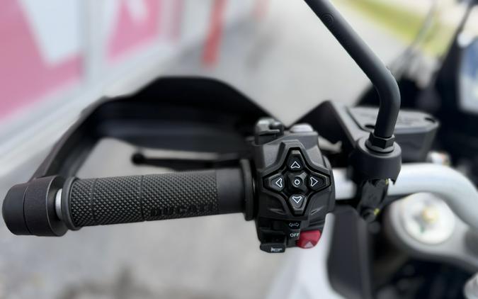 2027 Ducati DesertX V2 Matte Star White Silk - 001984