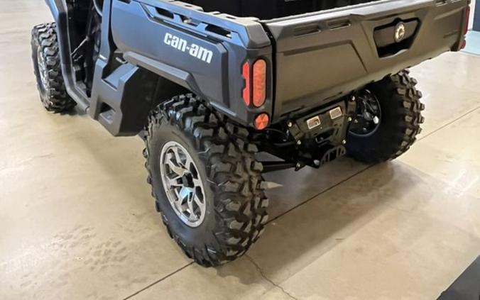 2024 Can-Am™ Defender DPS HD9