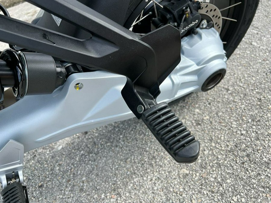 2025 Moto Guzzi Stelvio