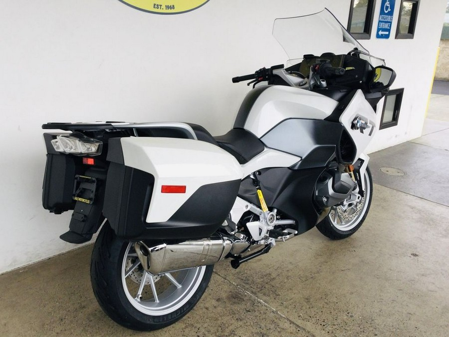 2024 BMW R 1250 RT Alpine White 3