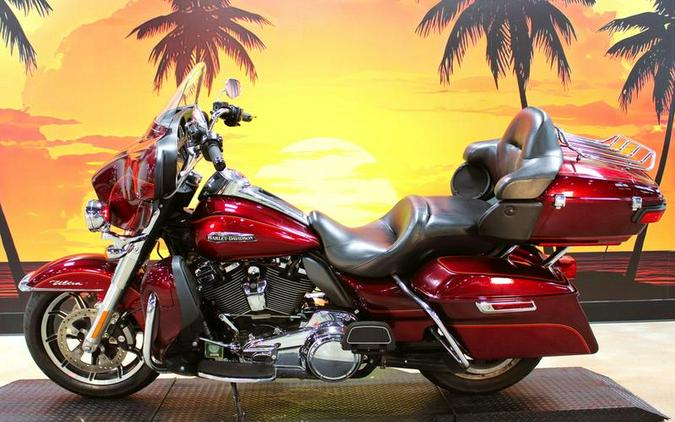 2017 Harley-Davidson® FLHTCU - Electra Glide® Ultra Classic®