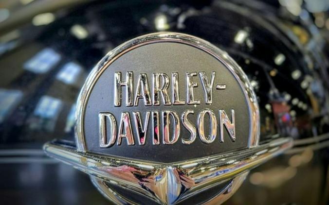 2010 Harley-Davidson® FLHRC - Road King® Classic