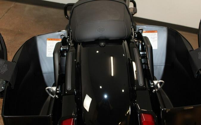 Harley-Davidson Road Glide® 2024 FLTRX 84409250 VIVID BLACK