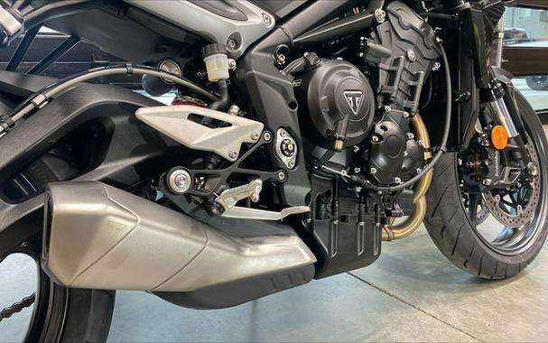 2024 Triumph Street Triple 765 R Silver Ice