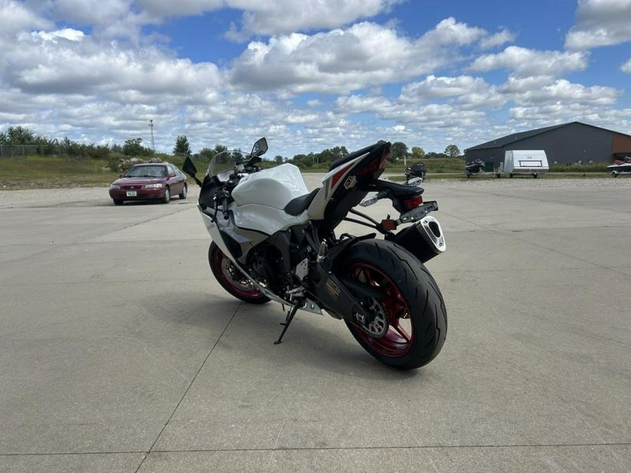2025 Kawasaki Ninja ZX6R ABS White