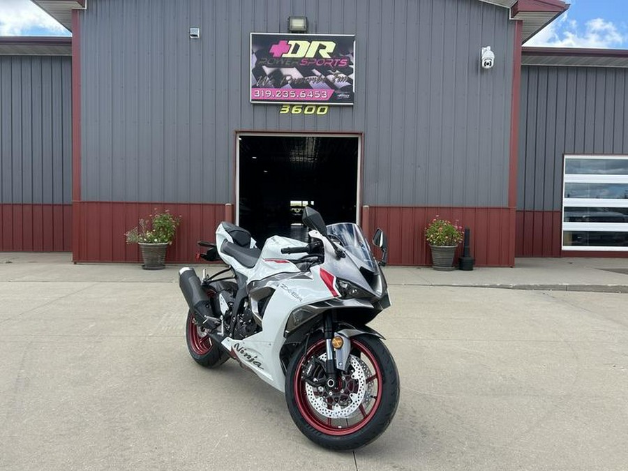 2025 Kawasaki Ninja ZX6R ABS White