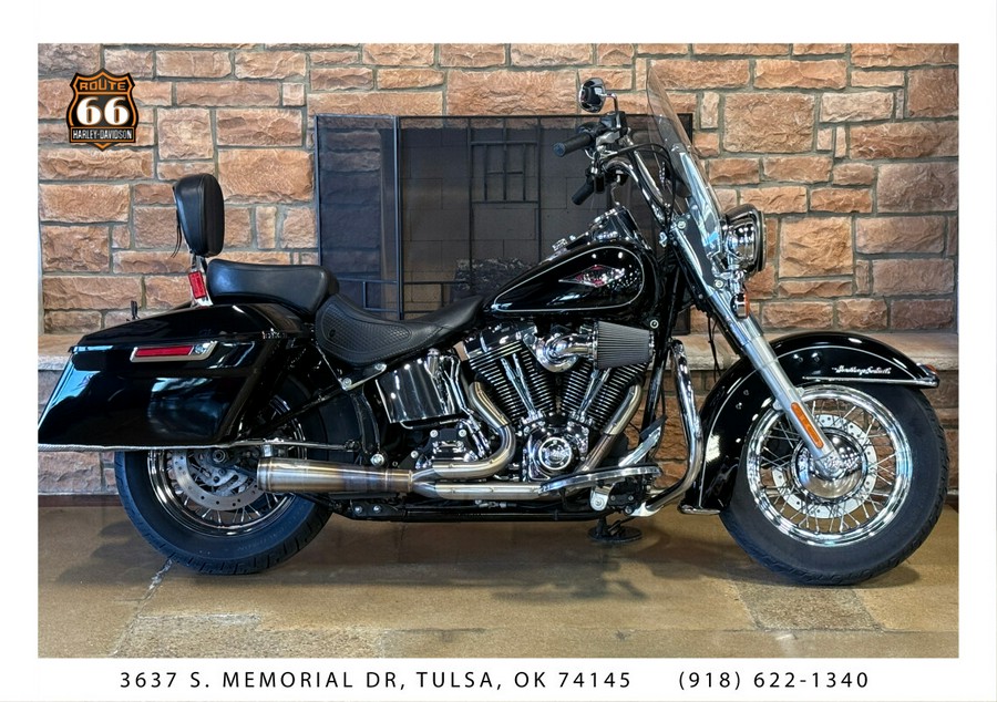 2013 Harley-Davidson® Heritage Softail® Classic BLACK W/ PINSTRIPE