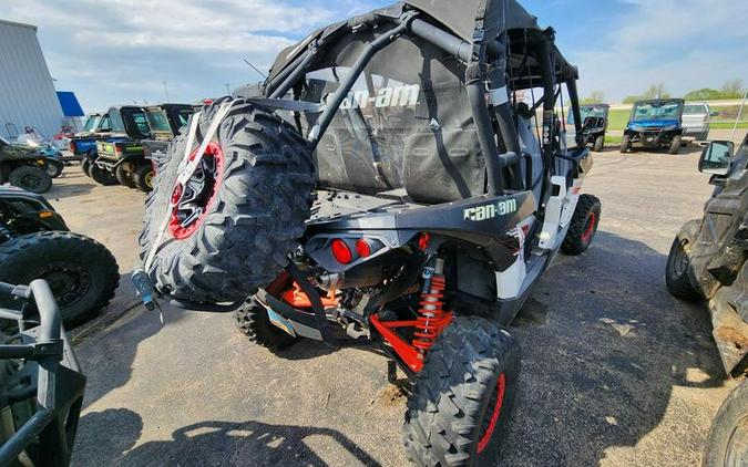 2014 Can-Am® Maverick MAX X® rs DPS™ 1000R White, Black & Can-Am Red