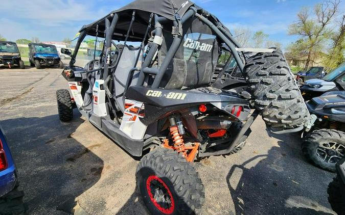 2014 Can-Am® Maverick MAX X® rs DPS™ 1000R White, Black & Can-Am Red