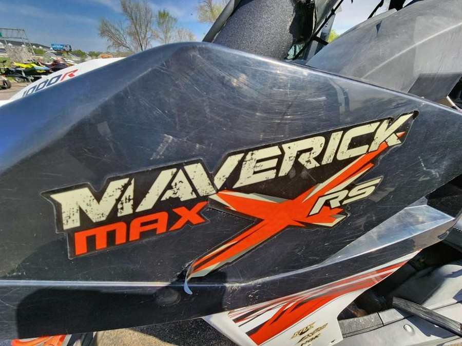 2014 Can-Am® Maverick MAX X® rs DPS™ 1000R White, Black & Can-Am Red