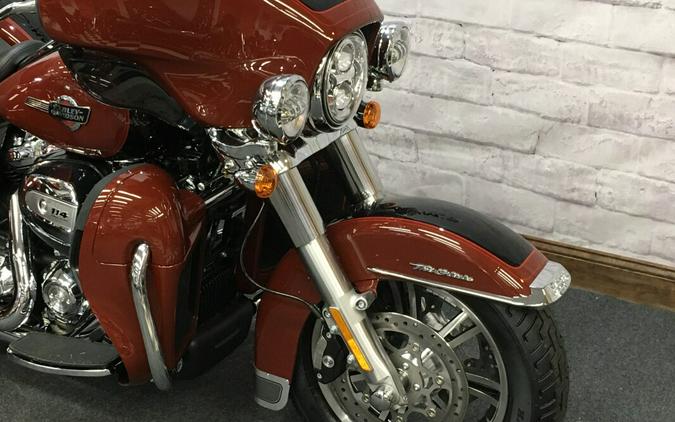 2024 Harley-Davidson Tri Glide Ultra Red Rock / Vivid Black FLHTCUTG