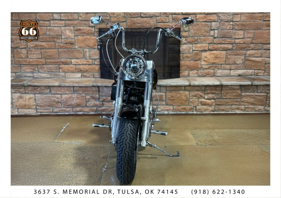 2001 Harley-Davidson® Fat Boy® VIVID BLACK W/STRIPE