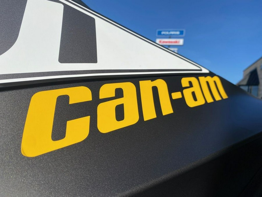 2025 Can-Am® MAVERICK R MAX X RS W/ SMART SHOX