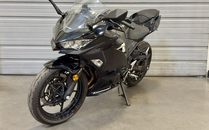 2019 Kawasaki Ninja 400 ABS Metallic Spark Black